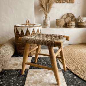 Taburete Bajo de Madera y Cuerda Trenzada