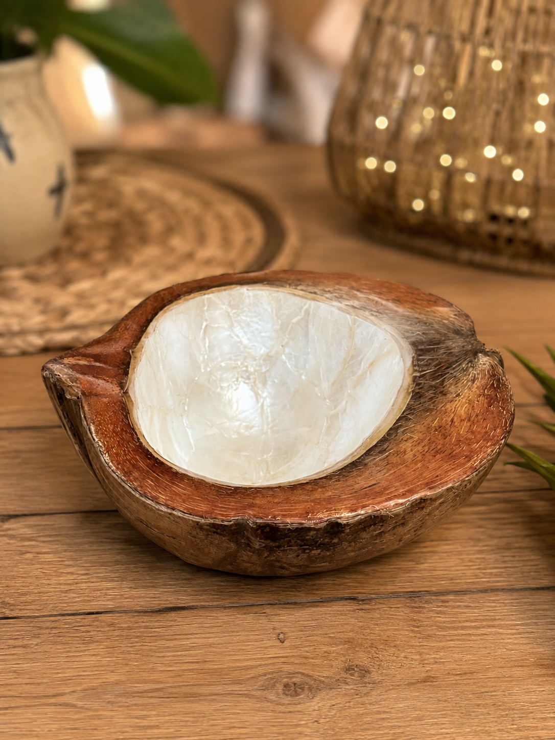Cuenco de Cáscara de Coco con Nácar